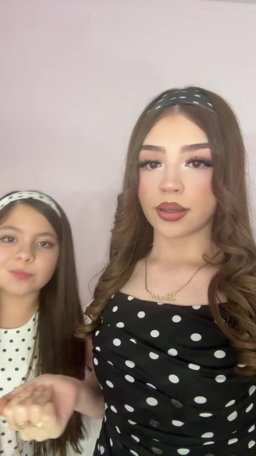@Deliciaasisters