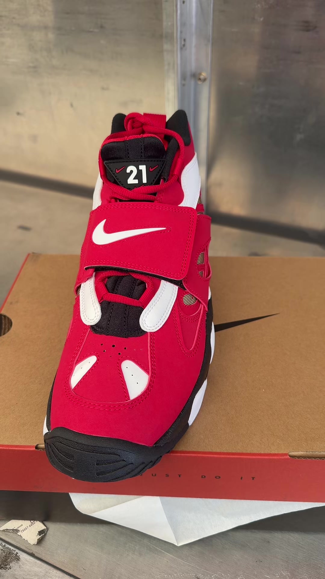 @Montana Kicks