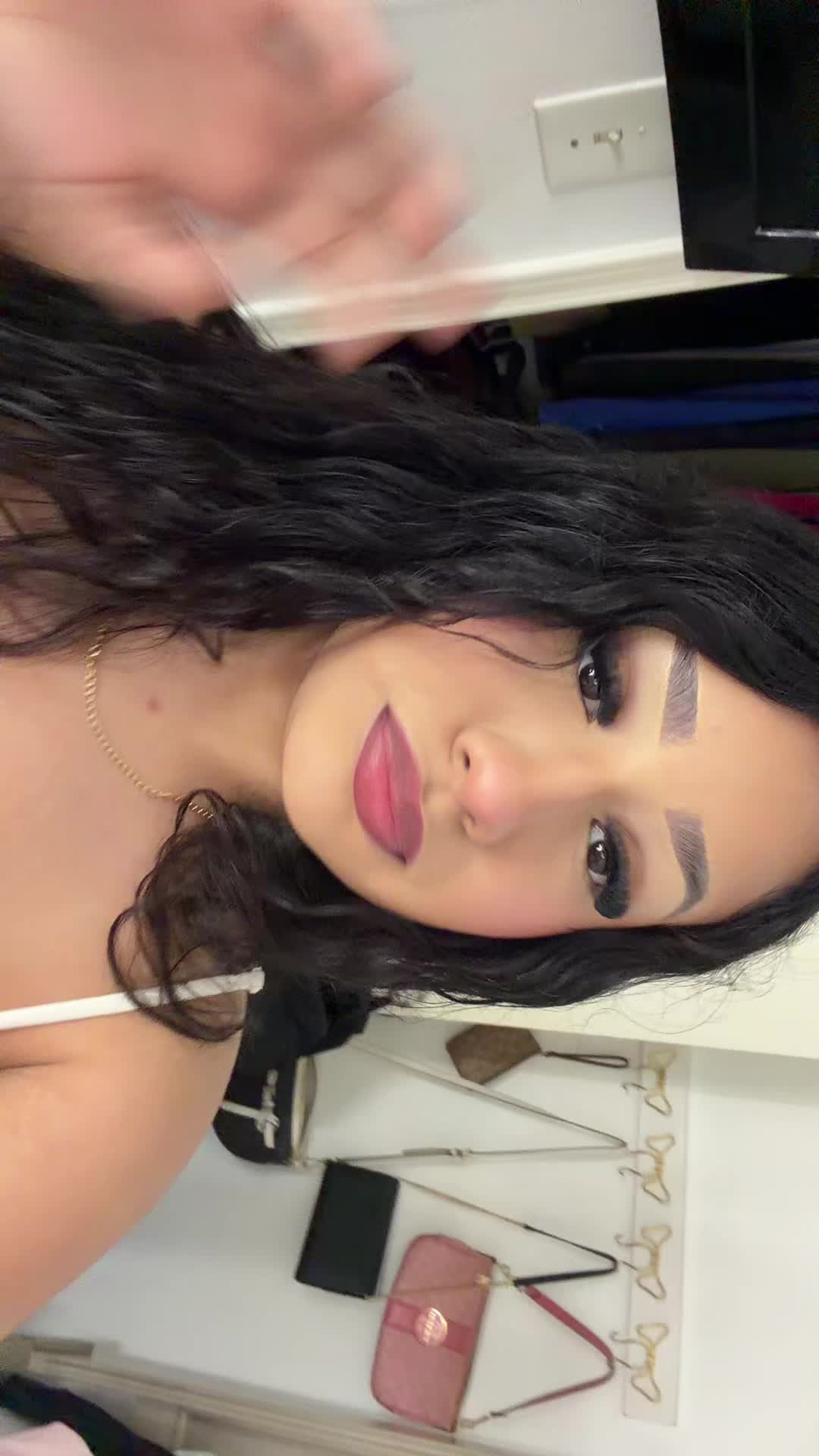 @bella