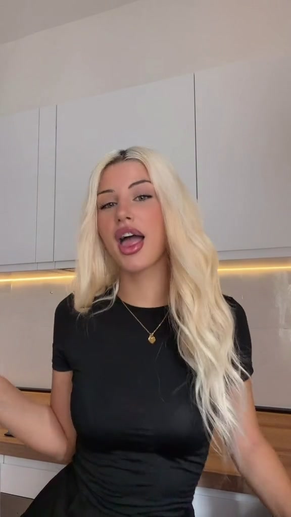 @evelyndallona