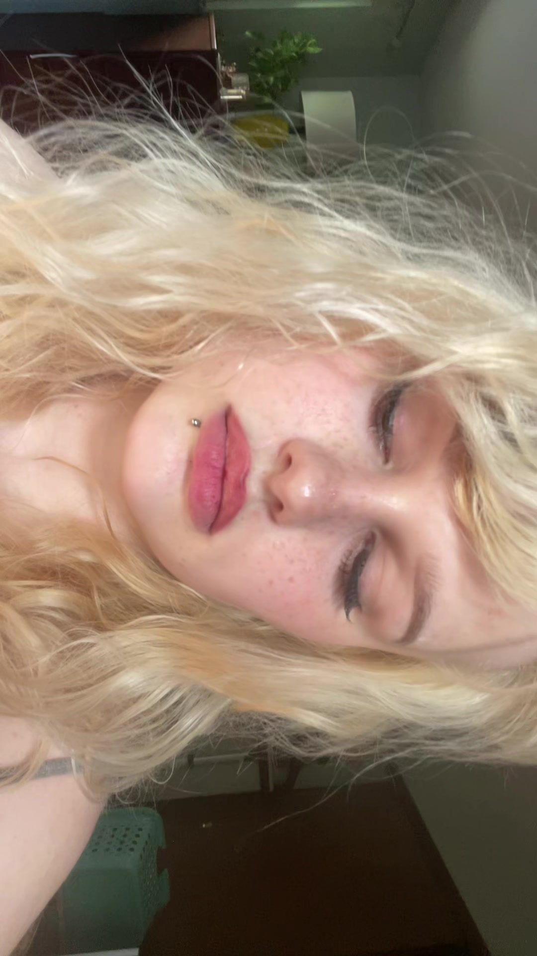@(stella) not underboob