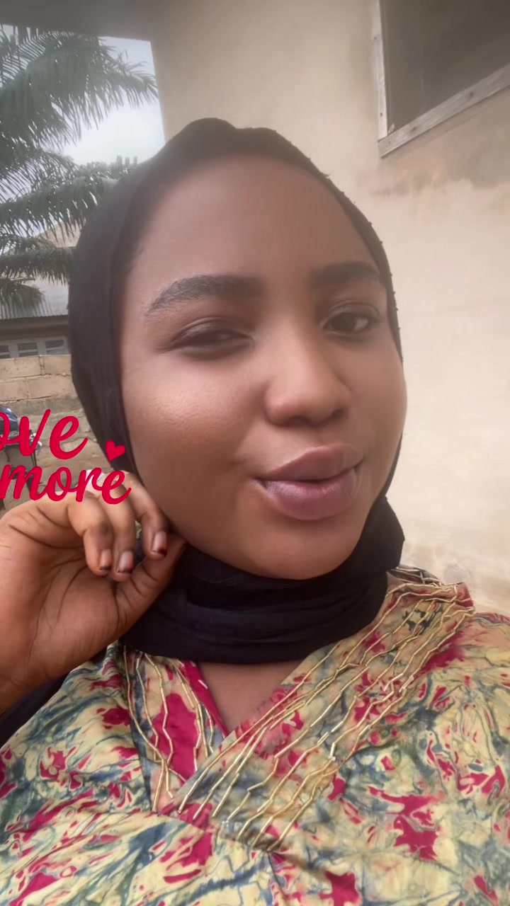 @OLUWASEUN🌸🍭🎀