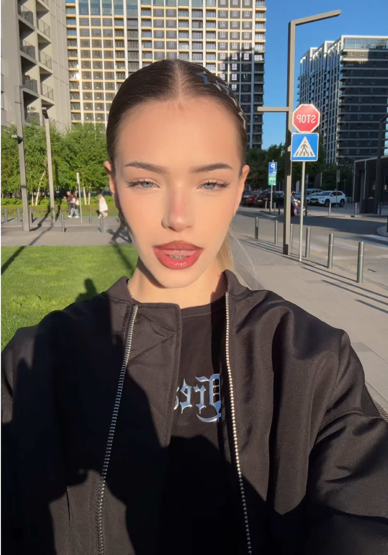 @VLATESSA