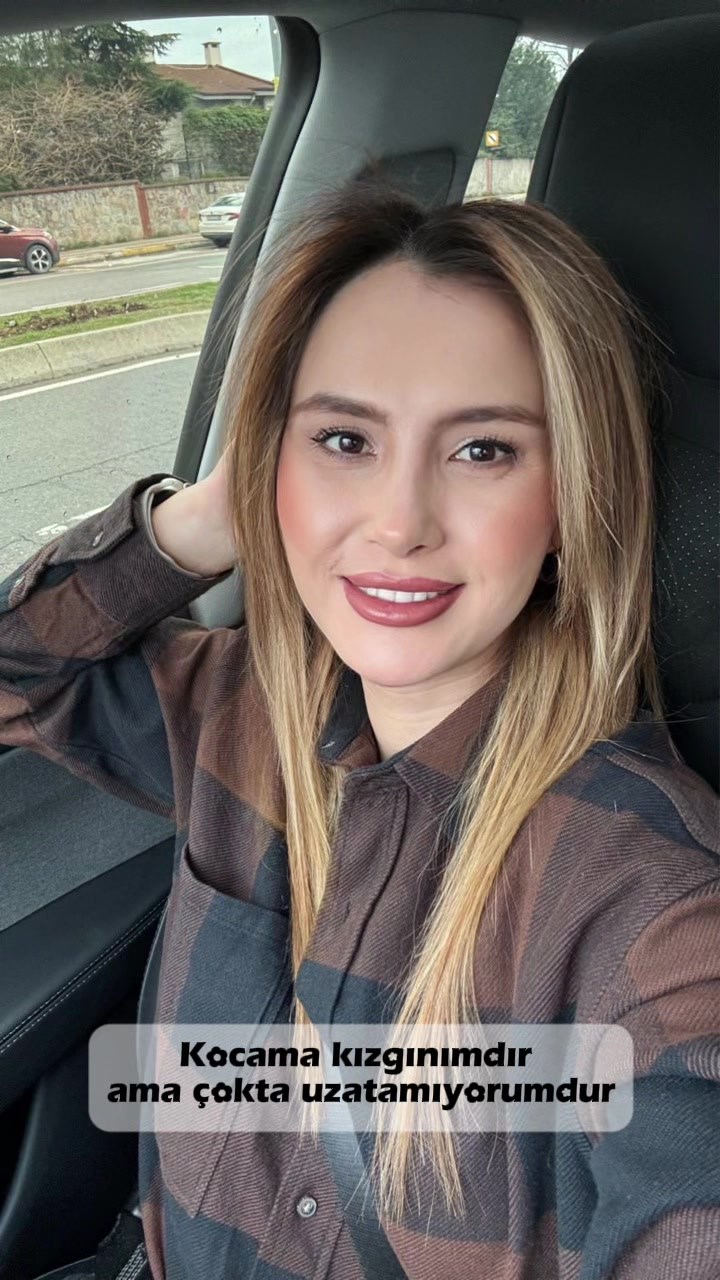 @&Ouml;zge Akca