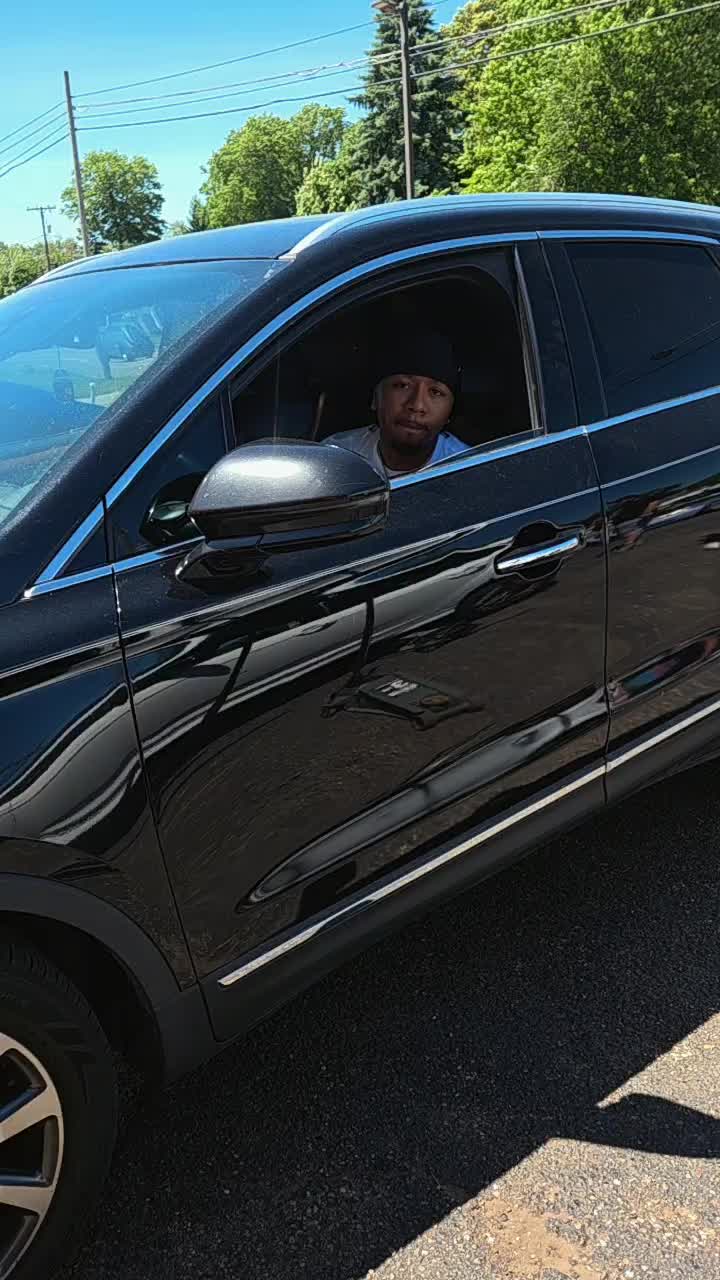 @LOUIEVSXXII