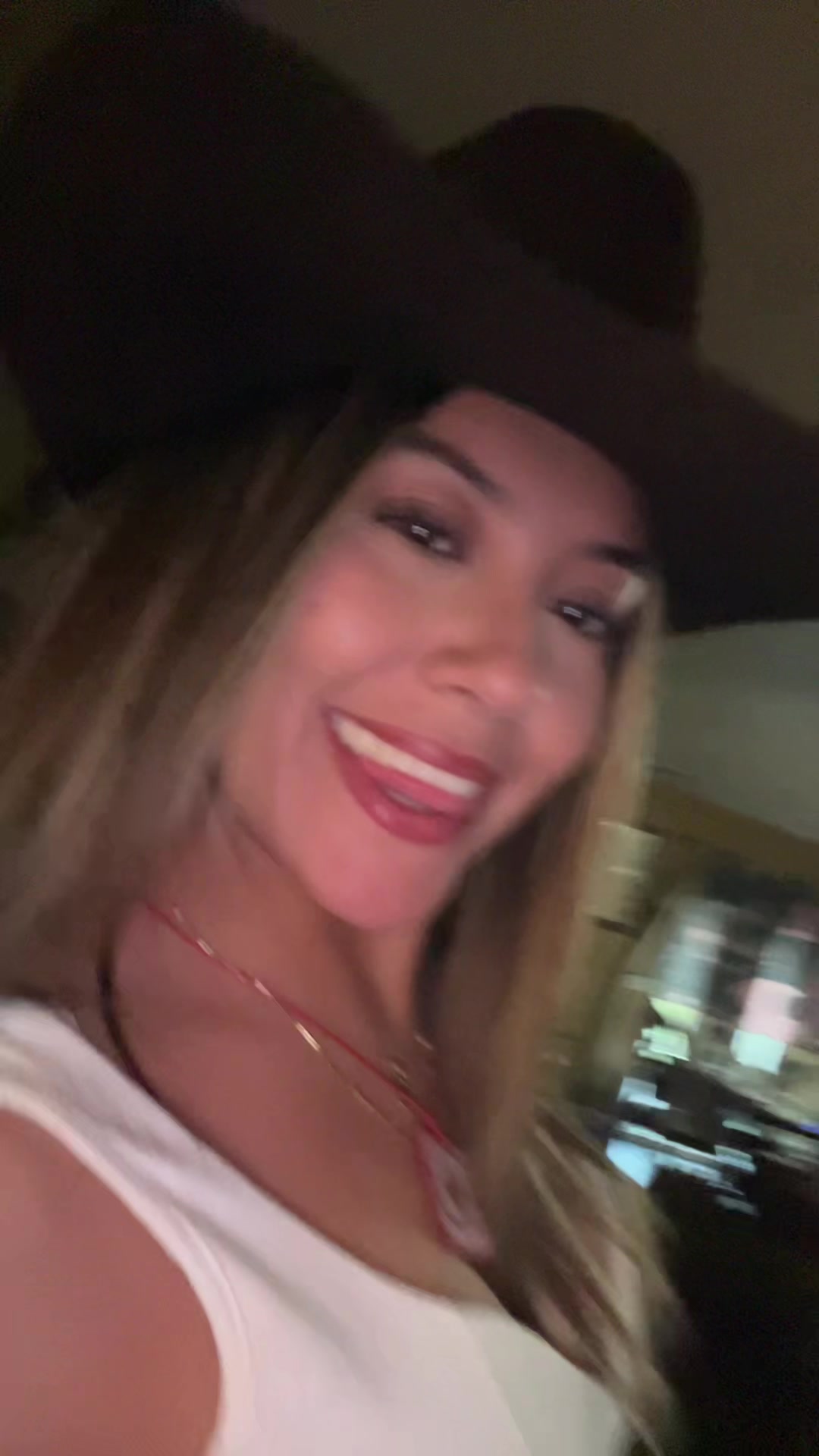 @leslye