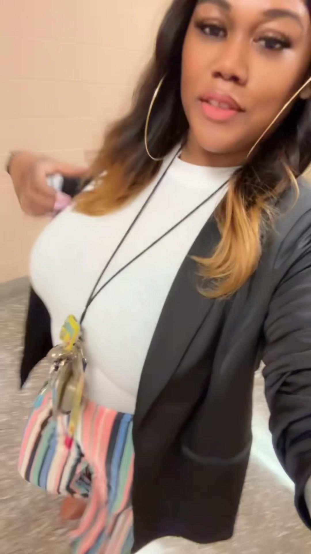 @The_Real_Lo