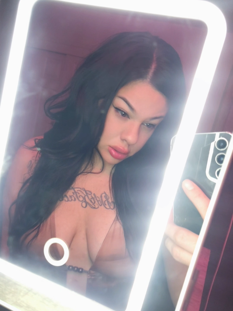 @Dee.Ni'Cole