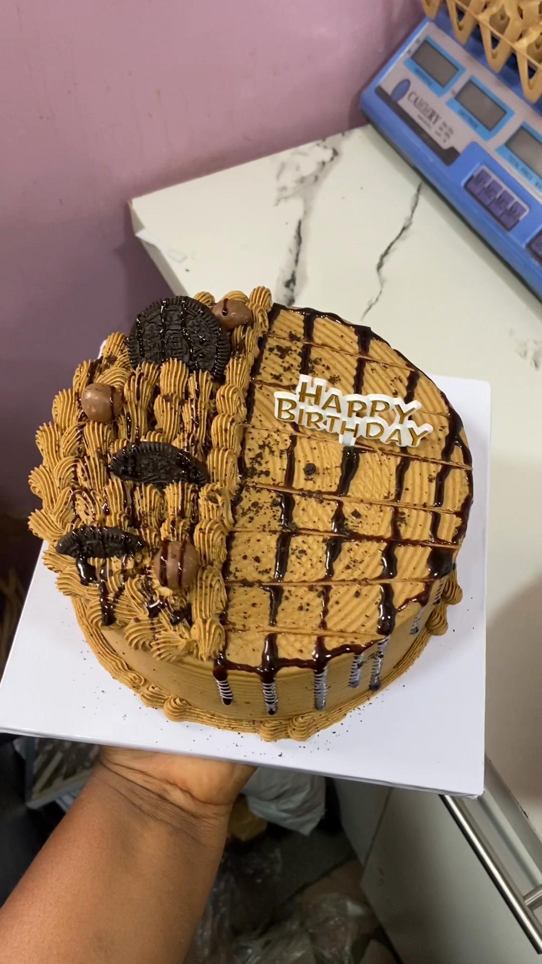 @Tohruks cakes of Ibadan