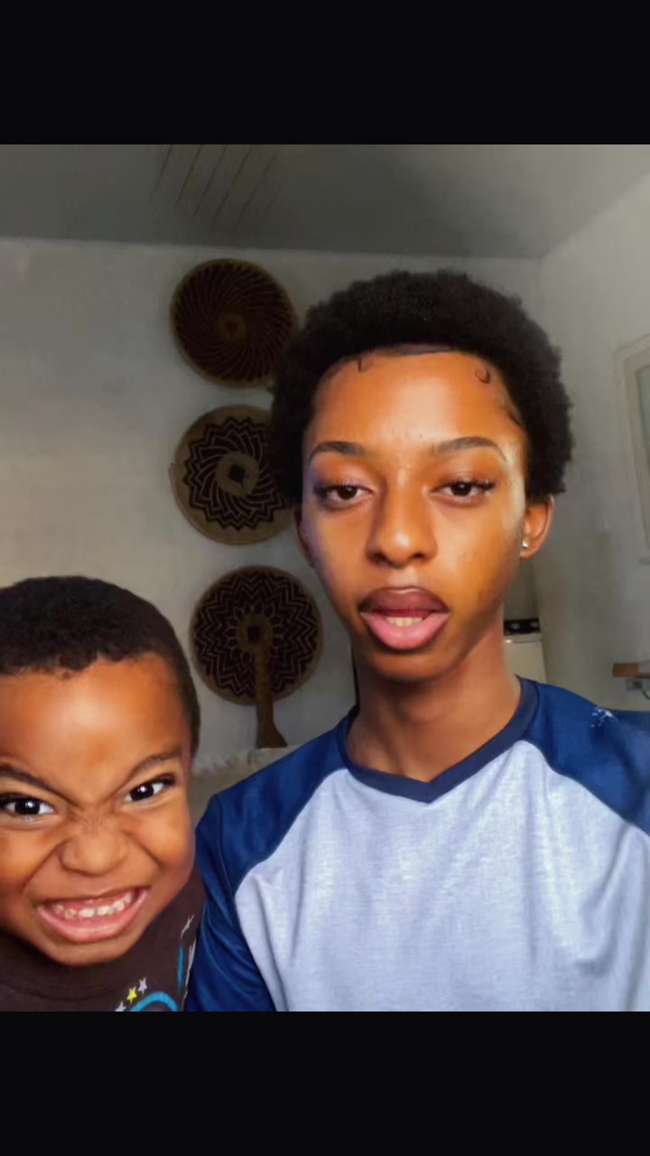 @Darren_