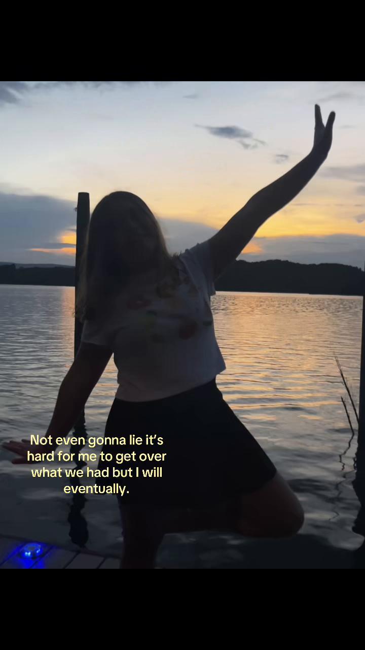 @👻
