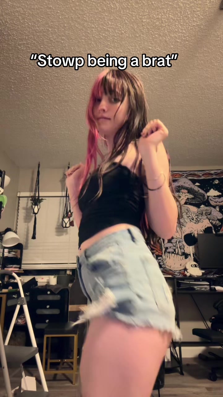 @Lil Bug🖤🍄