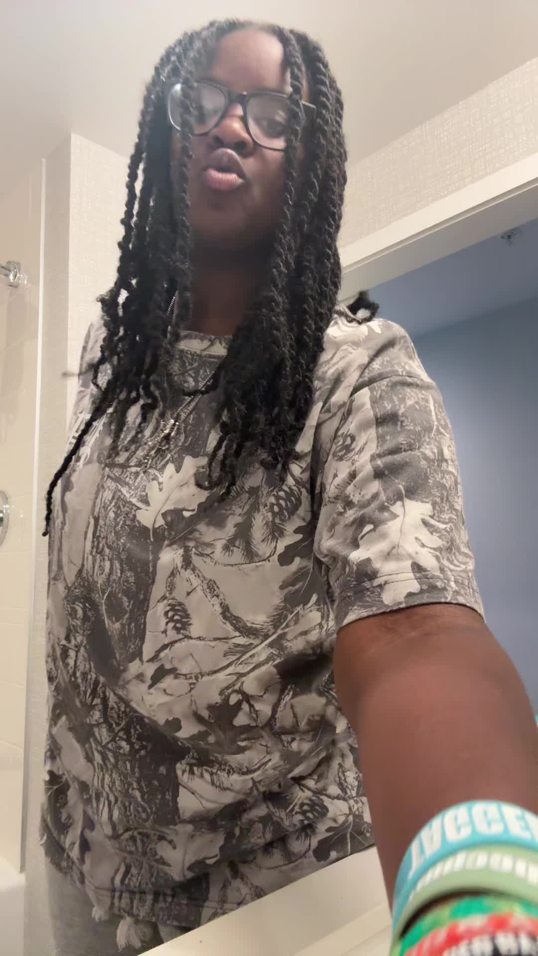 @:p