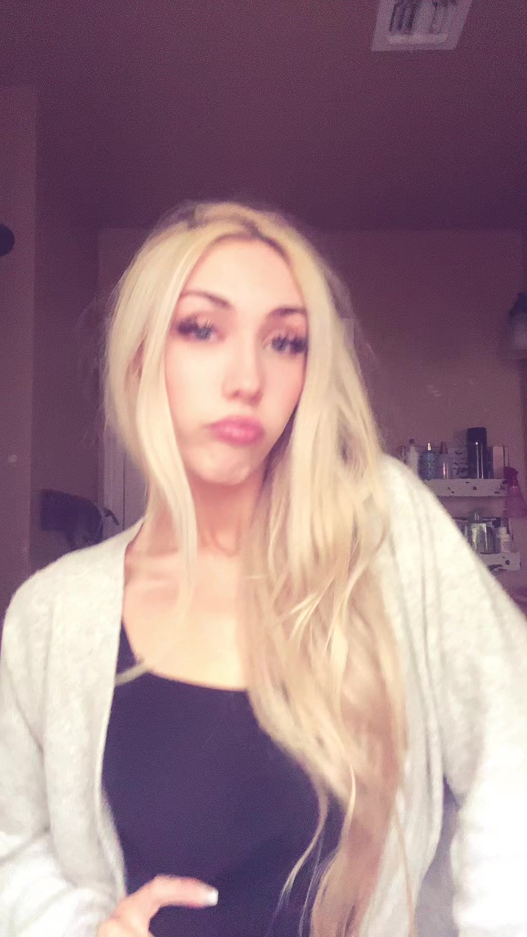 @karleesway