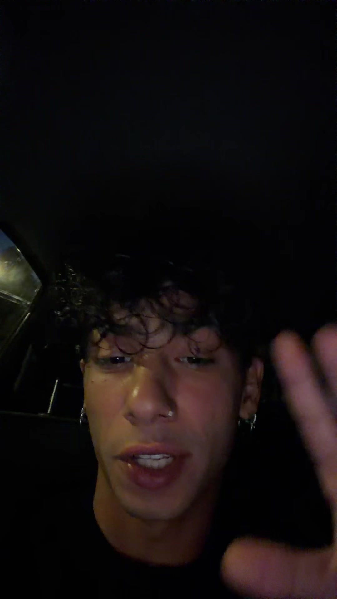 @Alex_averga99
