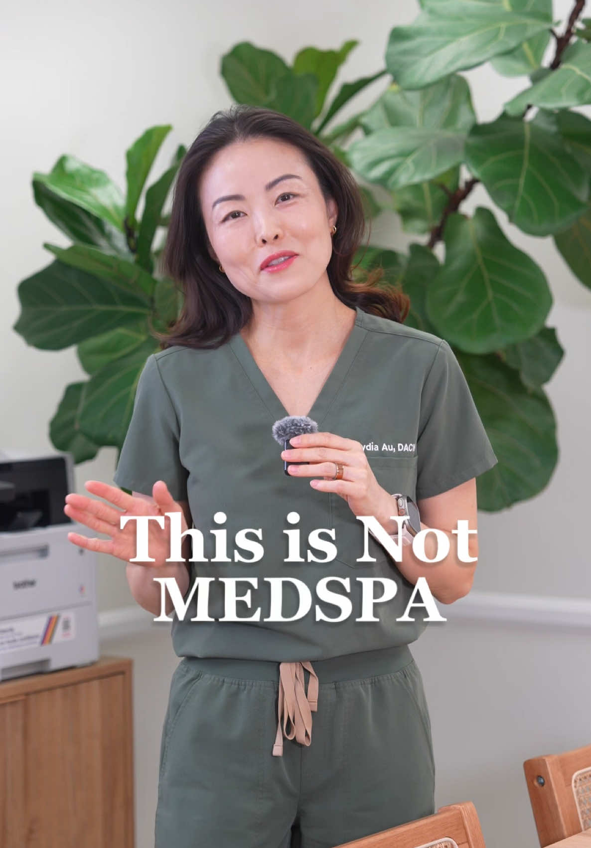 @Dr. Lydia | Skin & Hormones