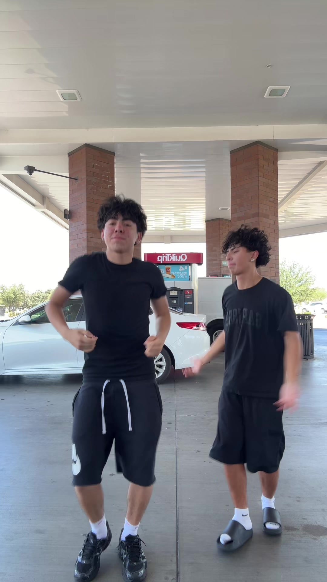 @Ant🪖