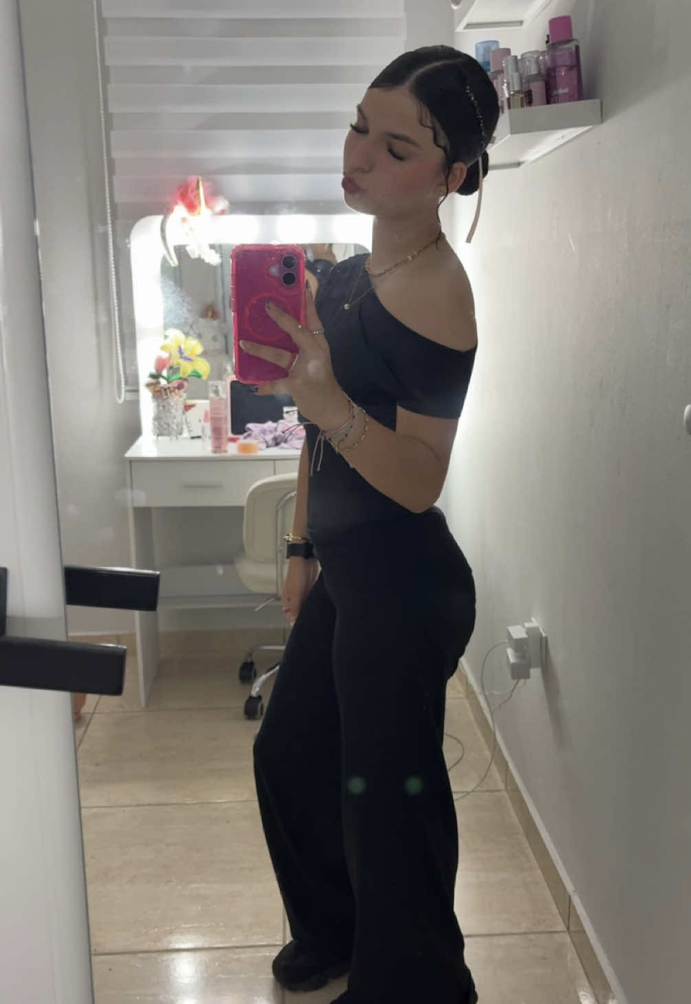 @ᥫ᭡.