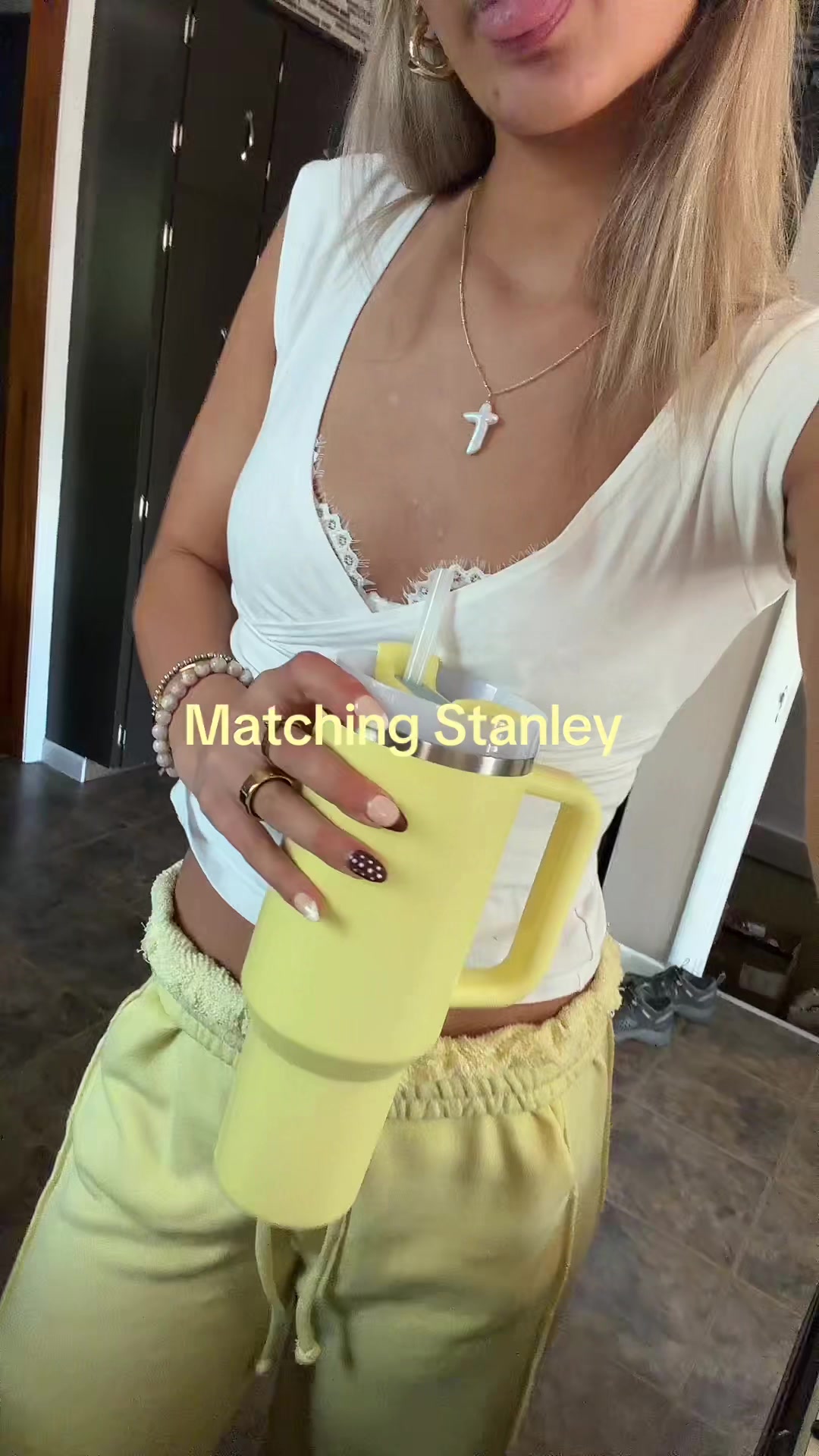 @caitlynnavery