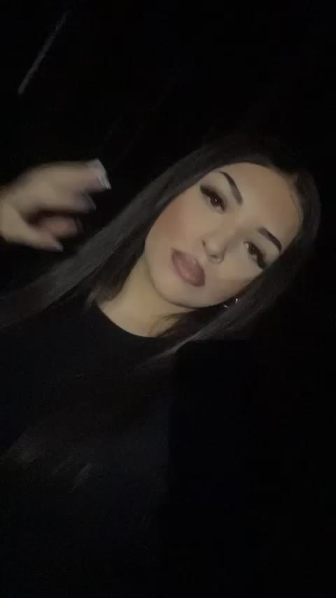 @𝐀𝐧𝐝𝐫𝐚 🩷