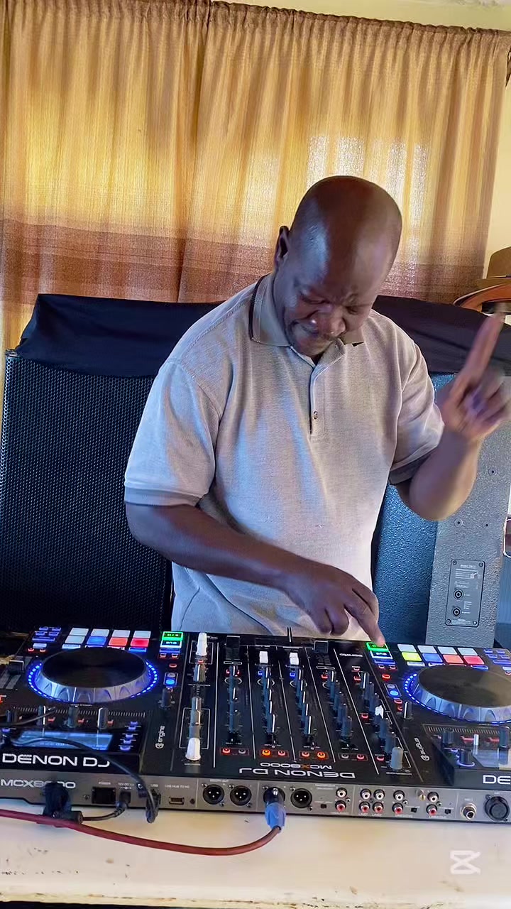 @DJ NICKSTYLES