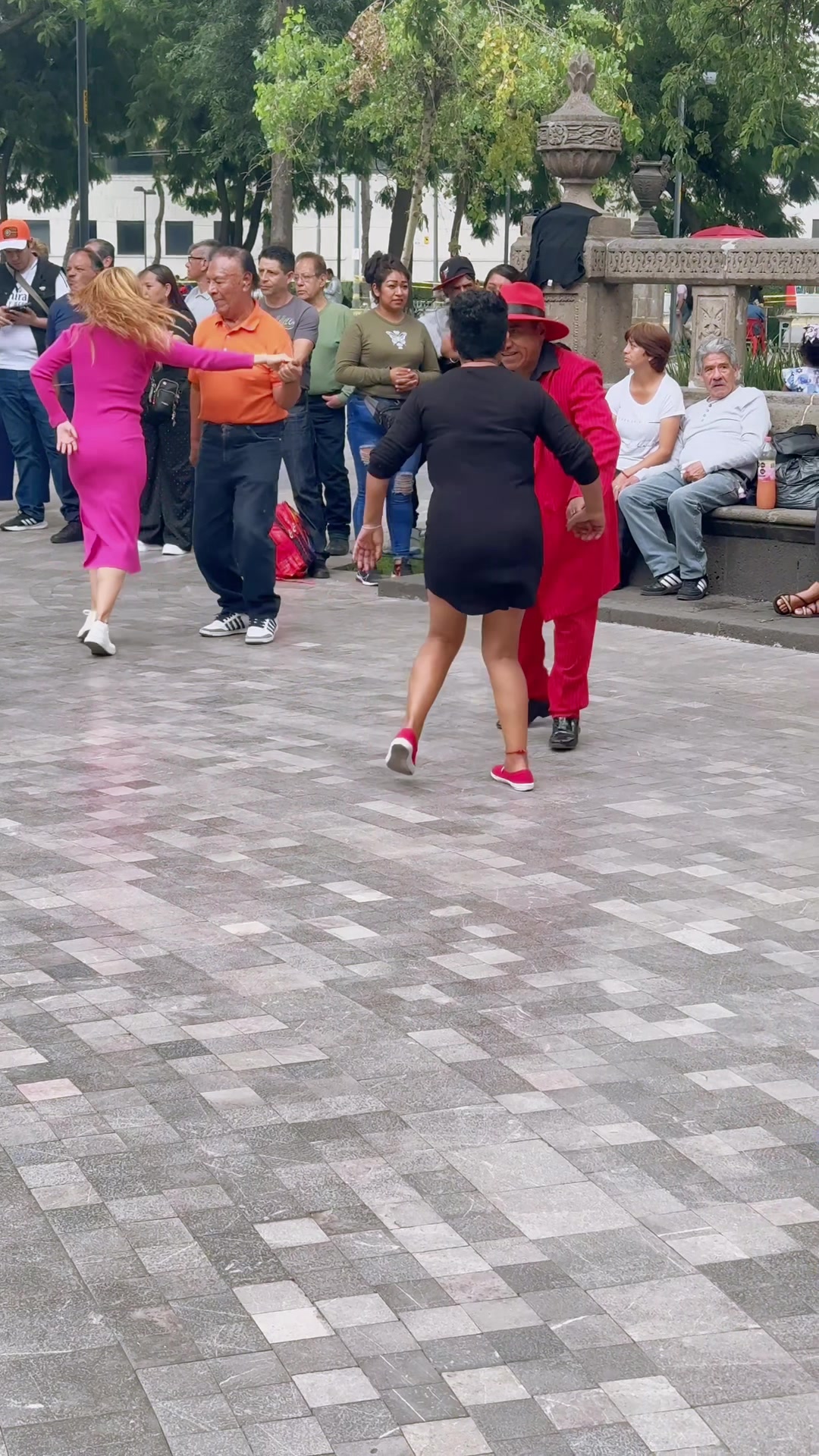 @Bailando la vida