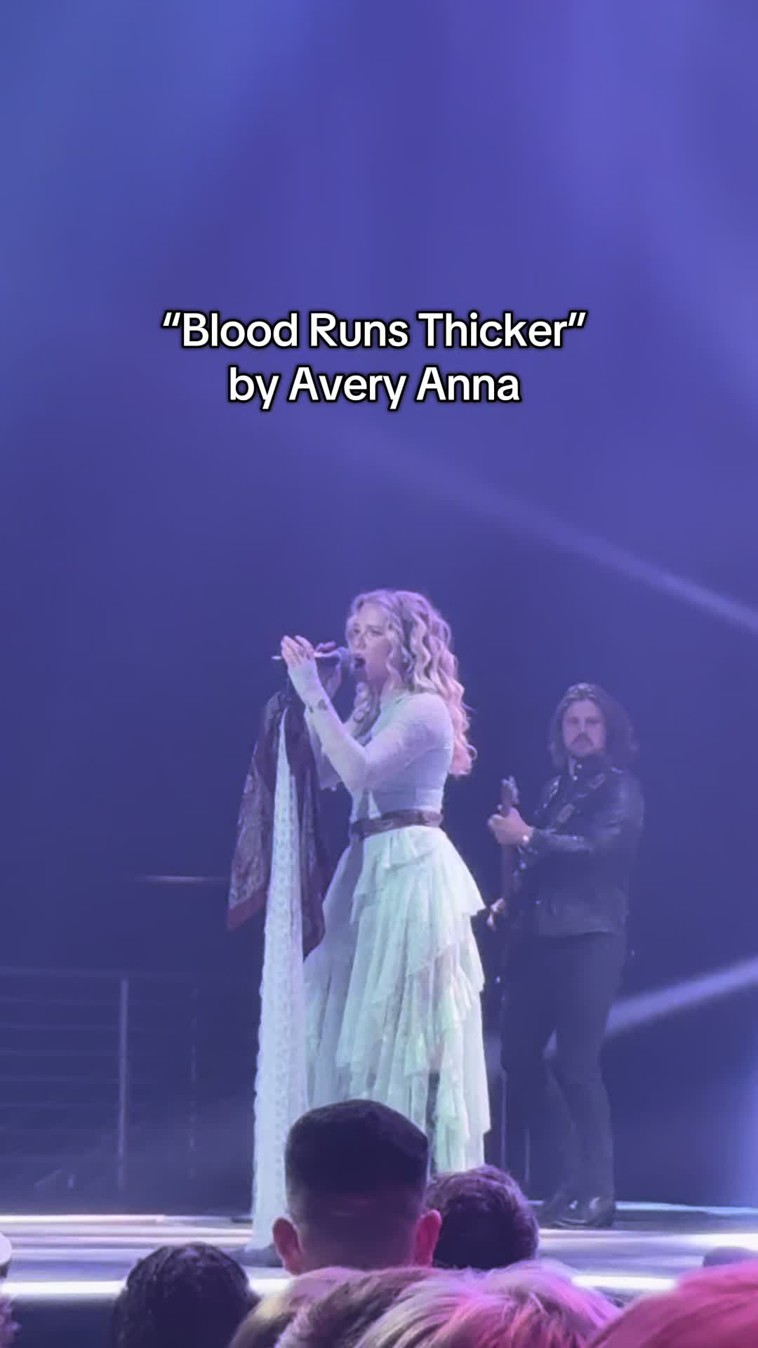 @averytourfan
