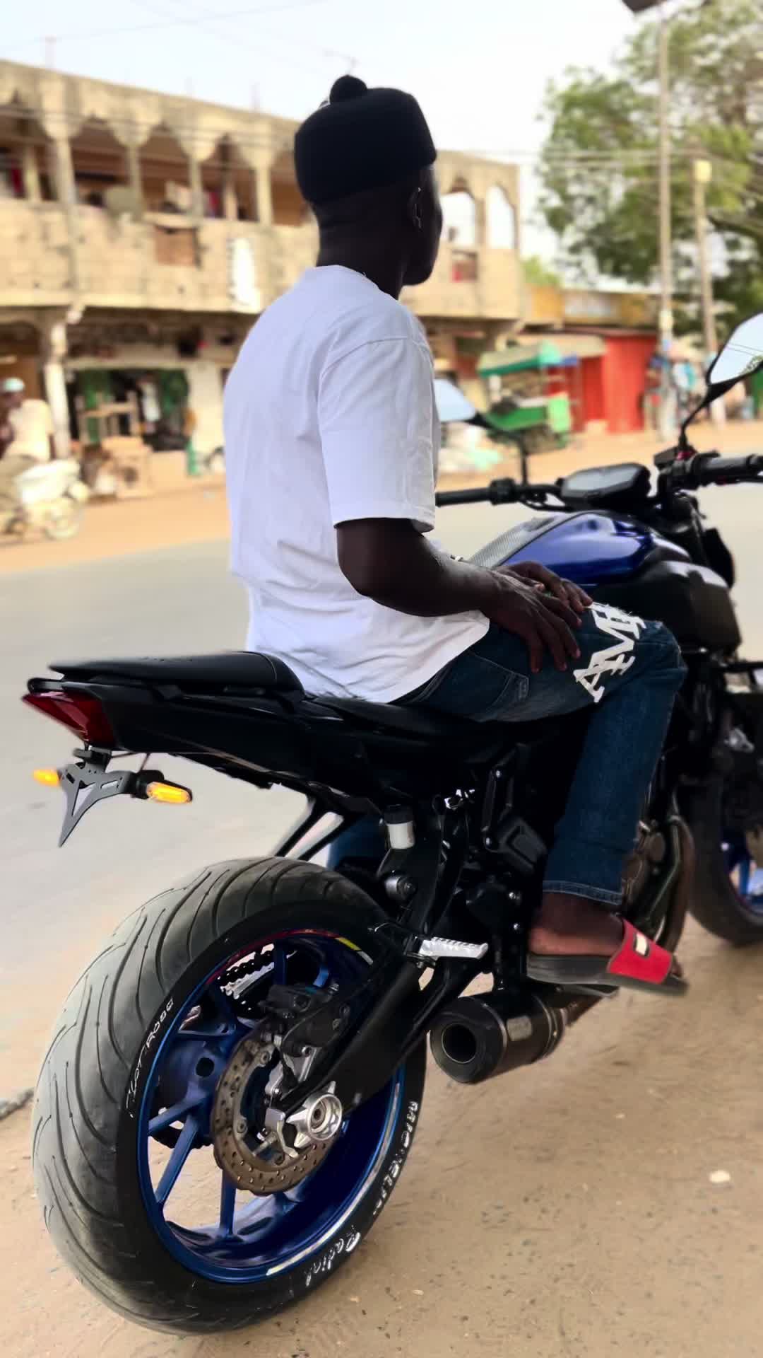 @layeniang0196