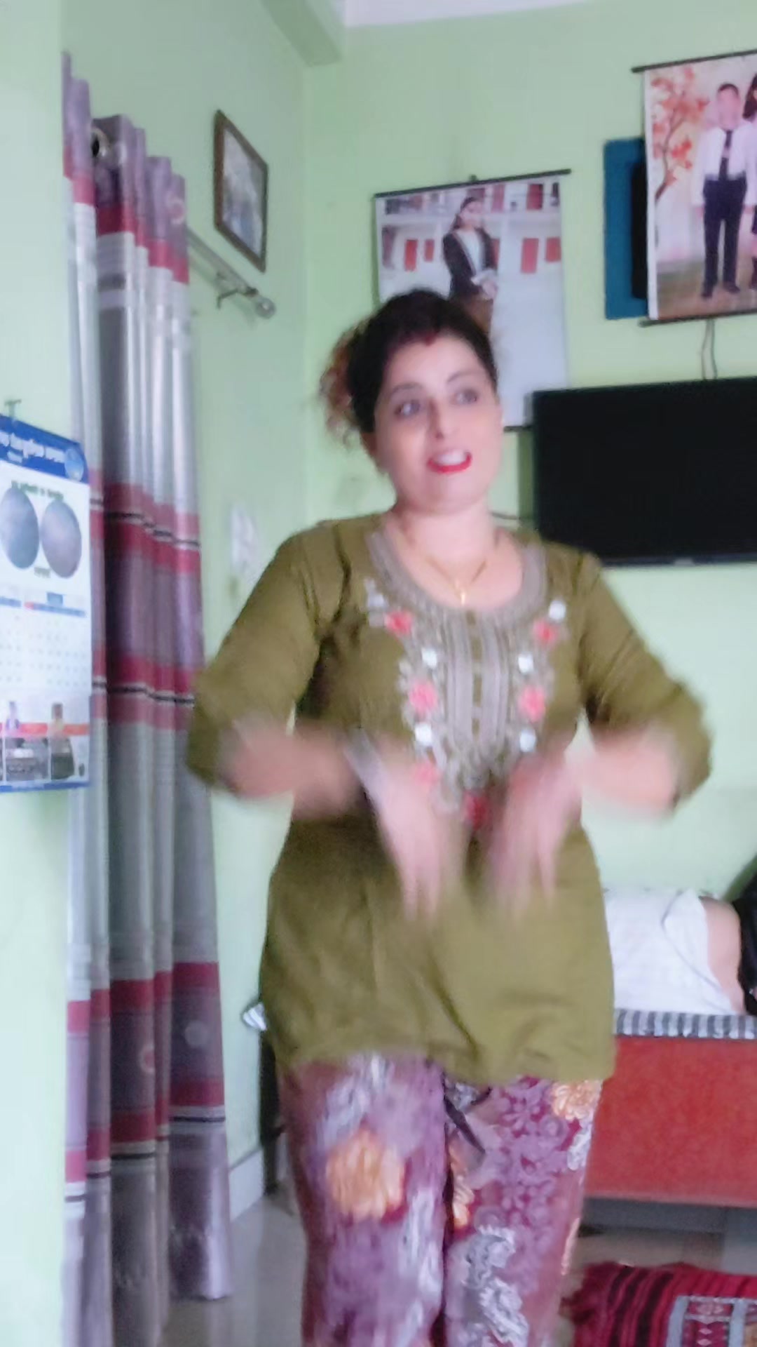@its- me- juna(स्याङ्जालि चेली)