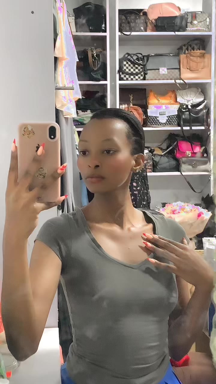 @Mofai🍒