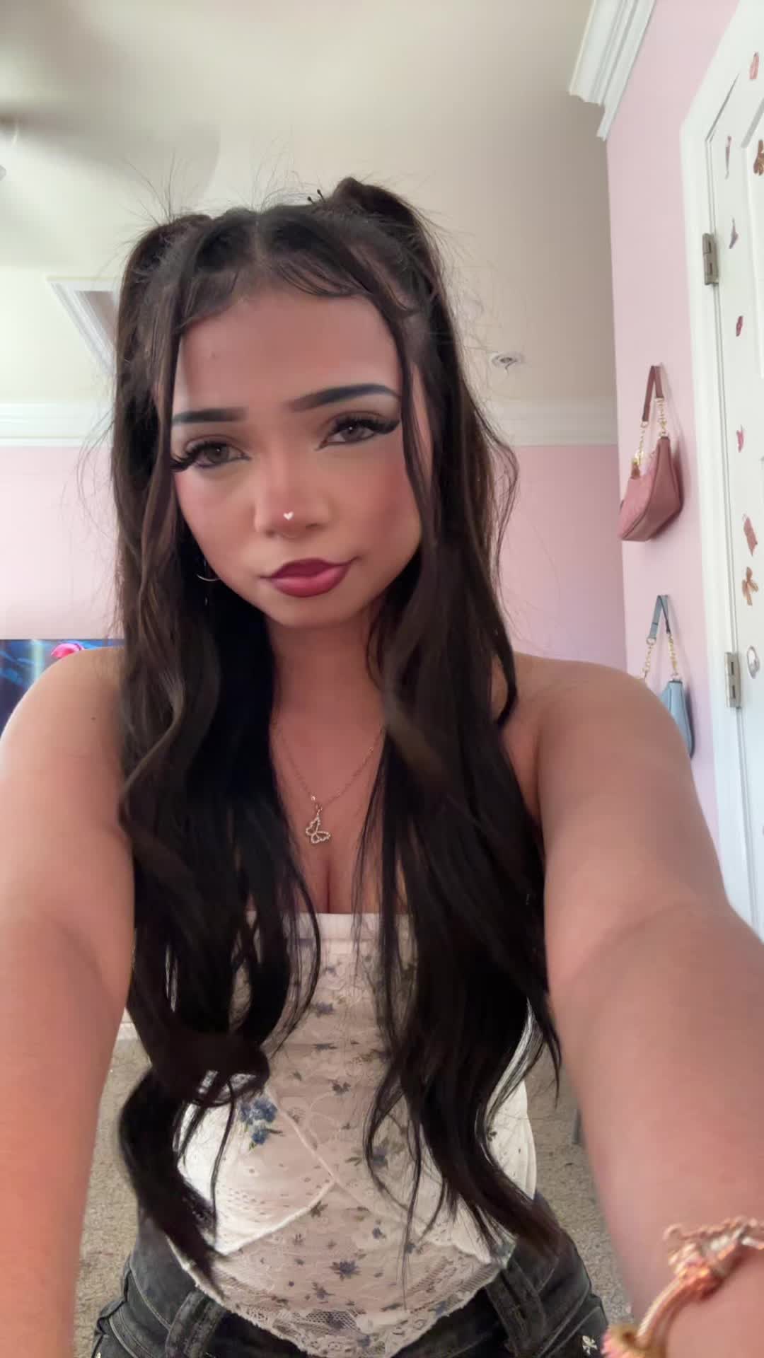 @𝓚𝓪𝓻𝓵𝓪 🌺