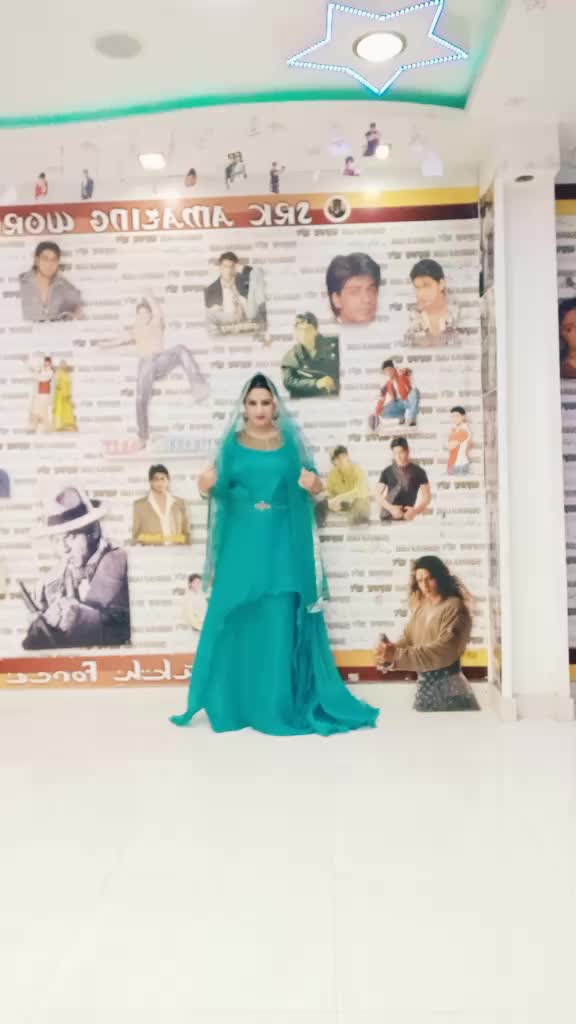 @Model Ruchi khan