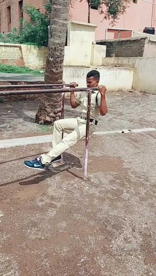 @MH:12: police.....