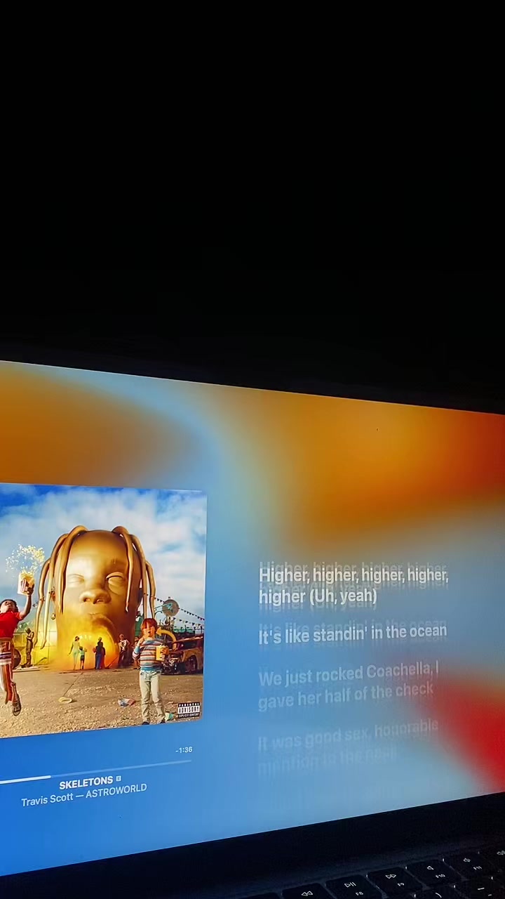 @🎧
