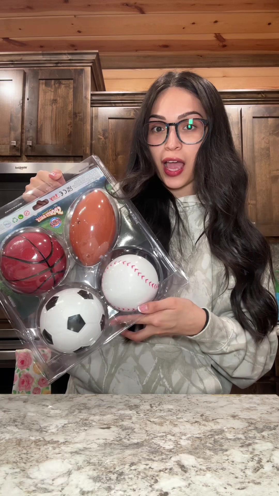 @Adamari | Mom of 2