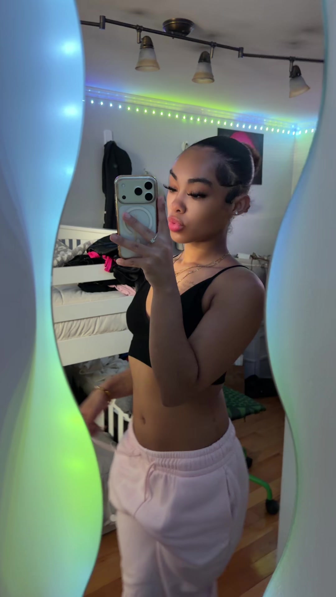 @🧞♀️..