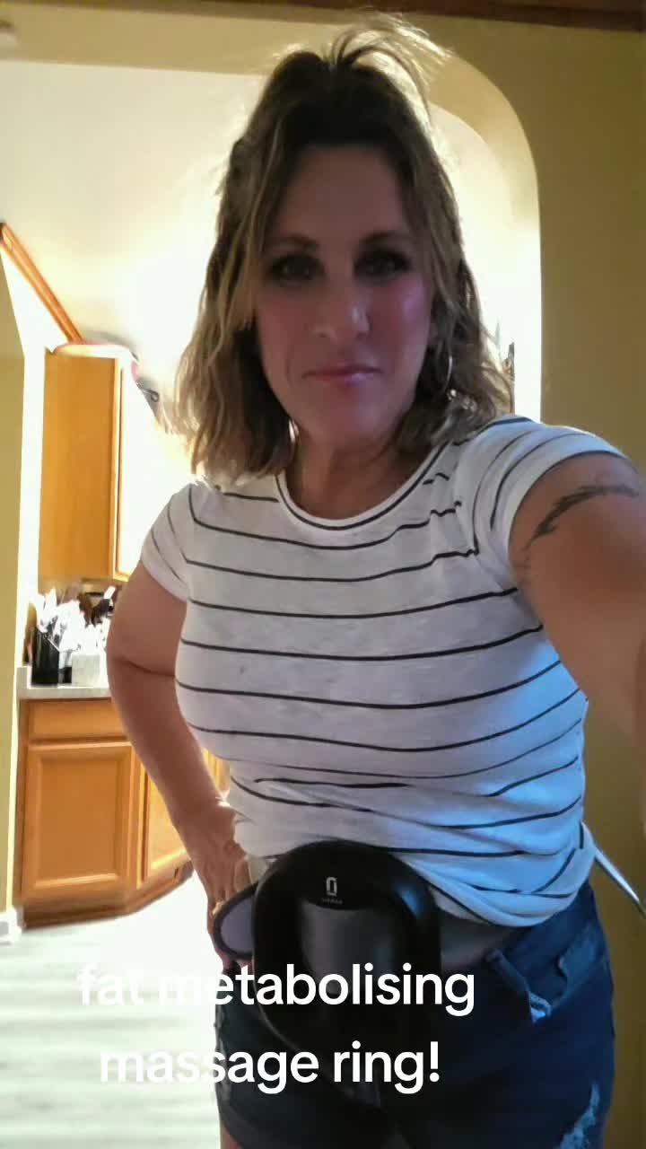 @FoxyRoxyLovesYou