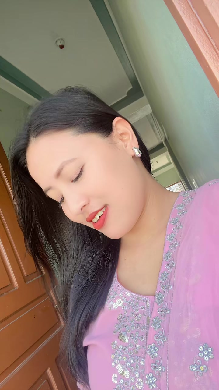 @सम्बाहाङ्फेमा 👸👸