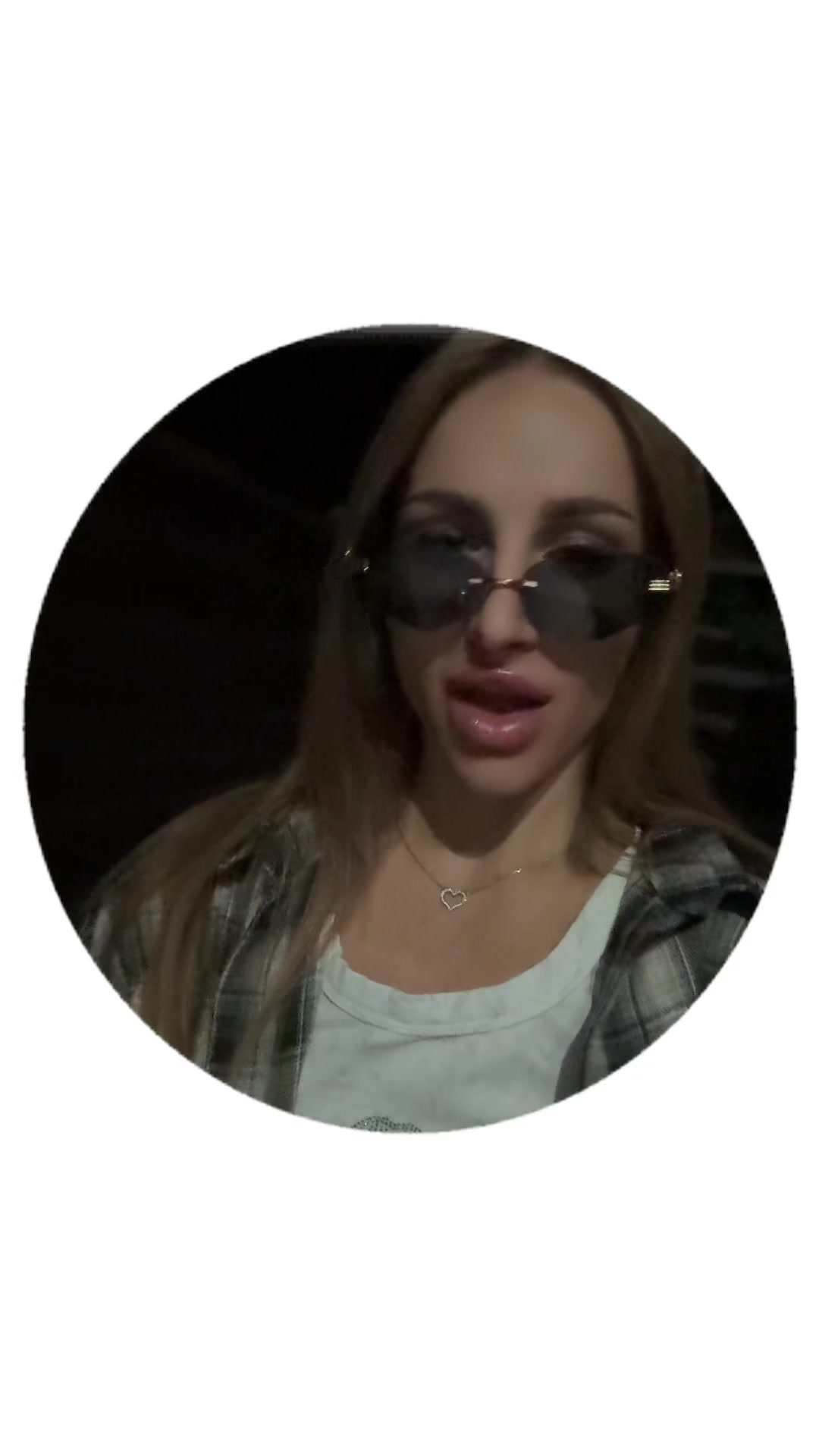 @Julia Fox