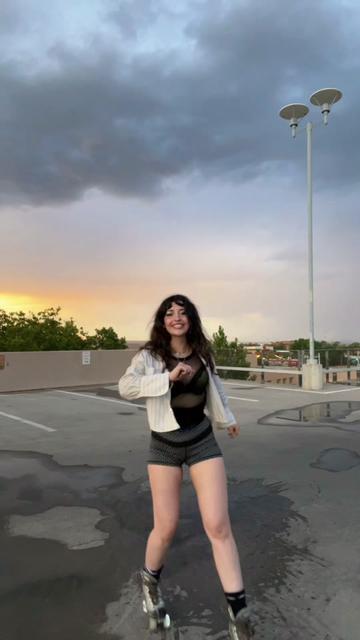 @Jada - Roller Dance Burlesque