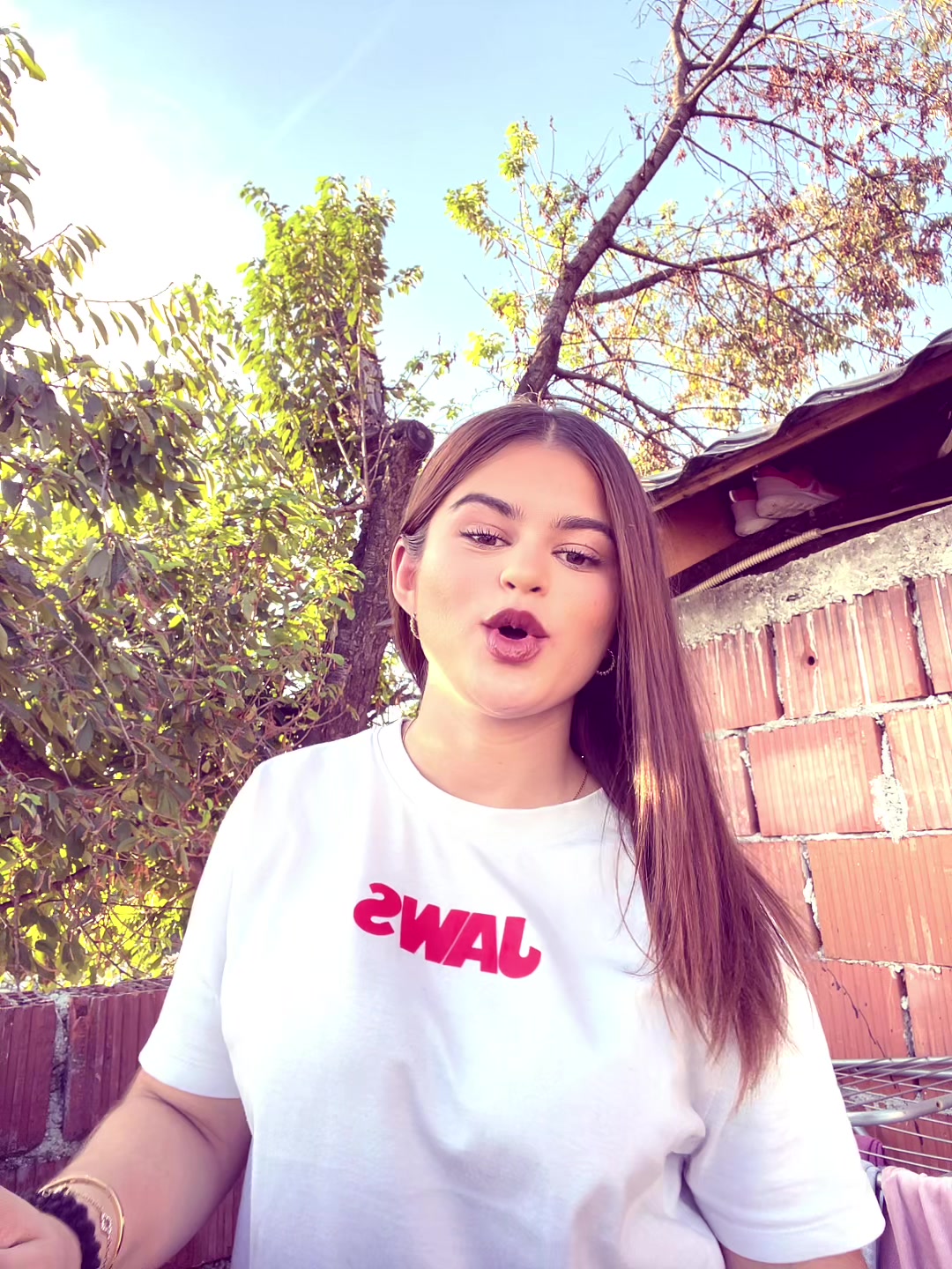 @Adelisa