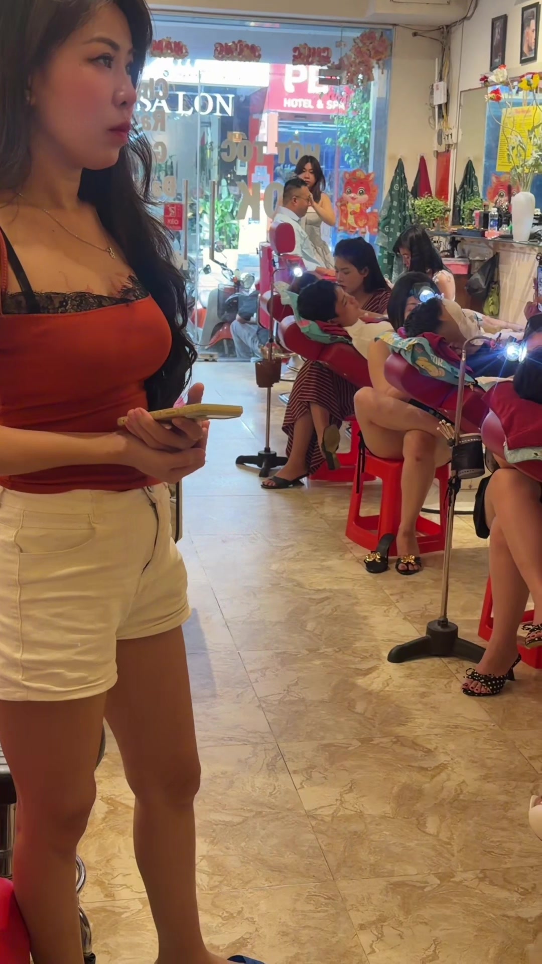 @HỚT TÓC NAM THẢO NGUYÊN Q4
