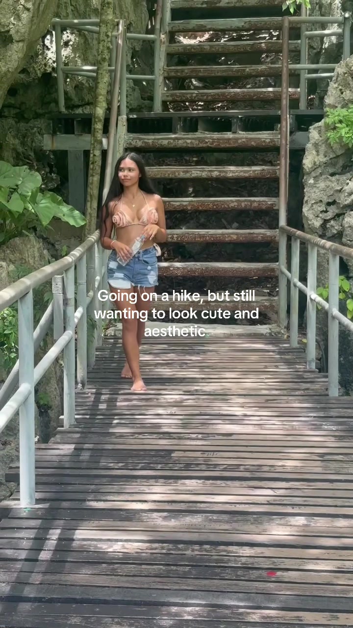 @larafromthailand