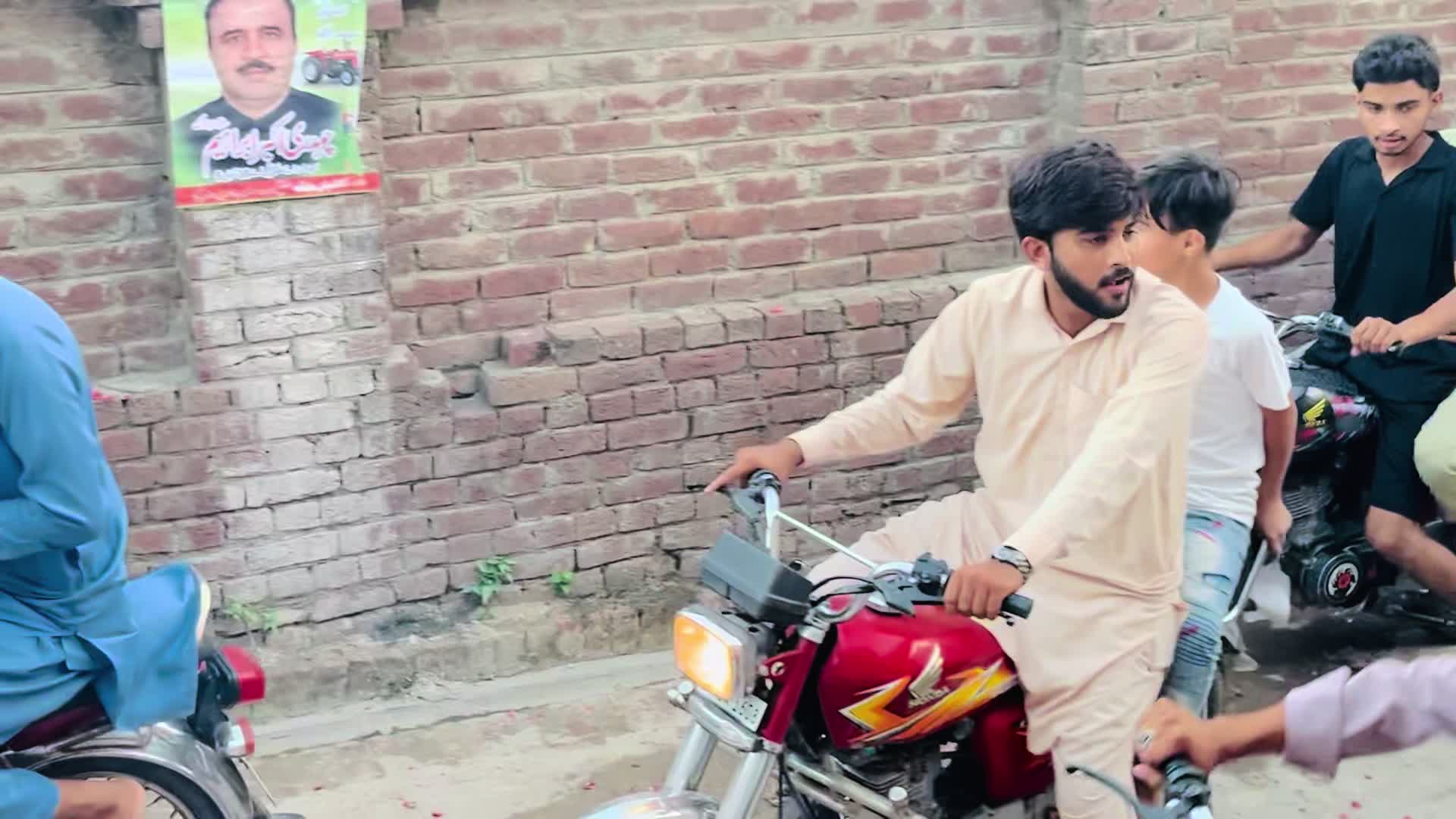 @😎شیراز بھٹی😎