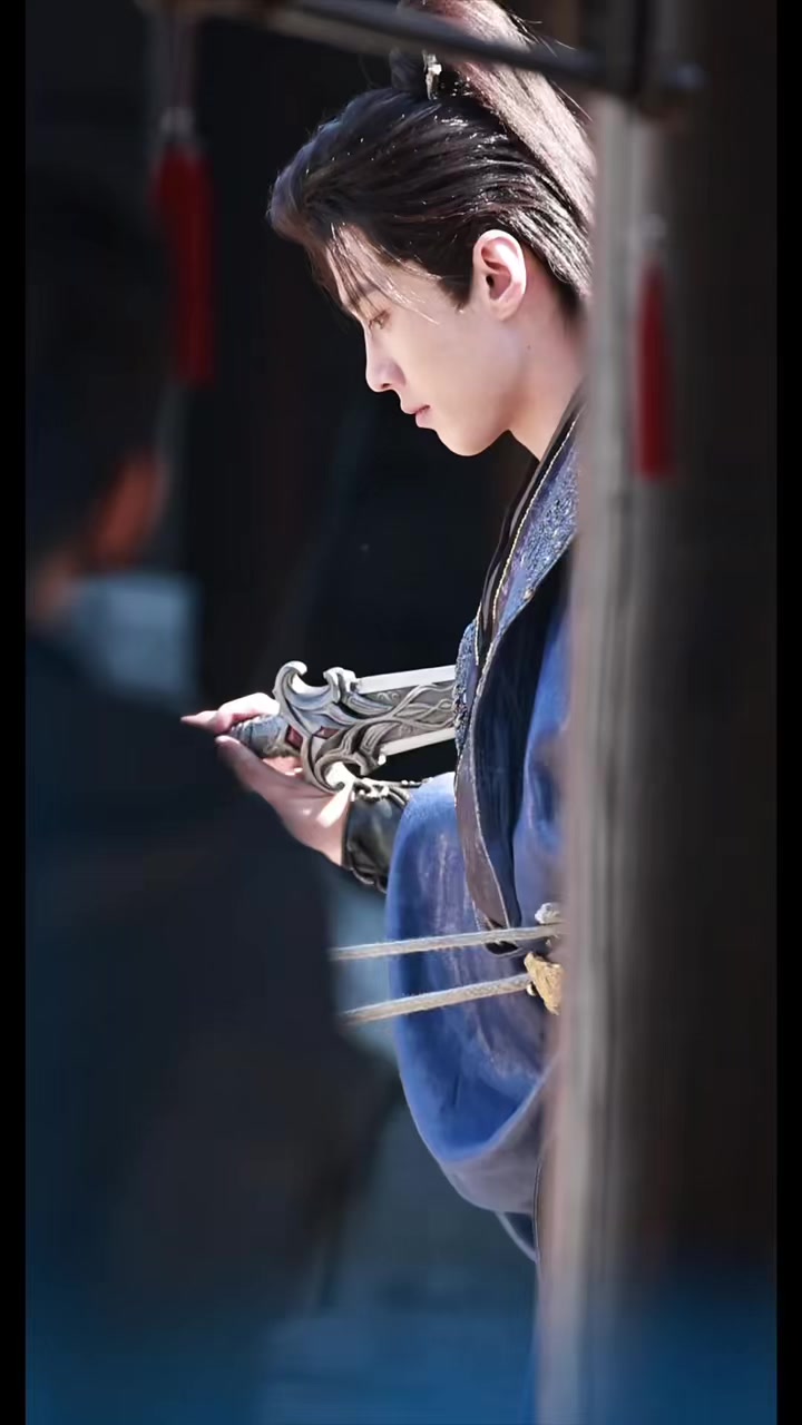 @🦈何与💙HEYU🦈