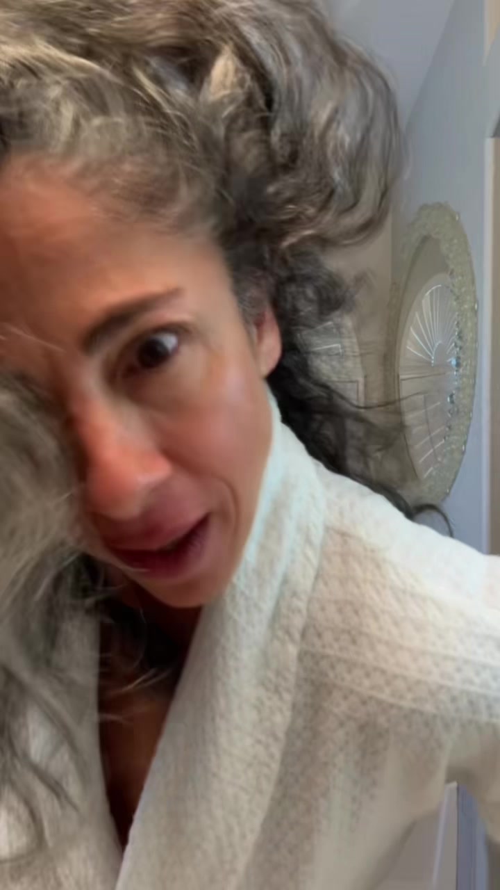 @acurlsbestfriend