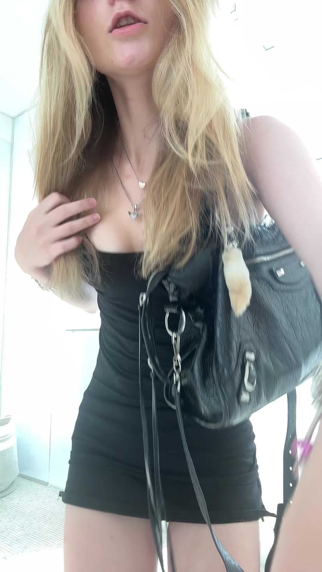 @elladaveyyyy