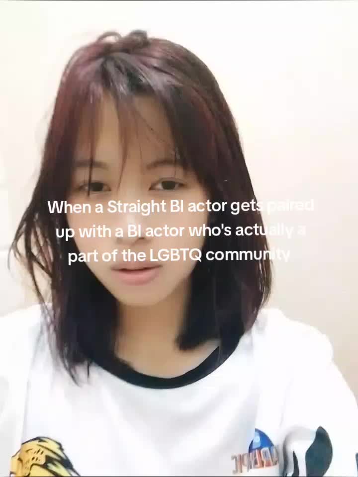@elara_