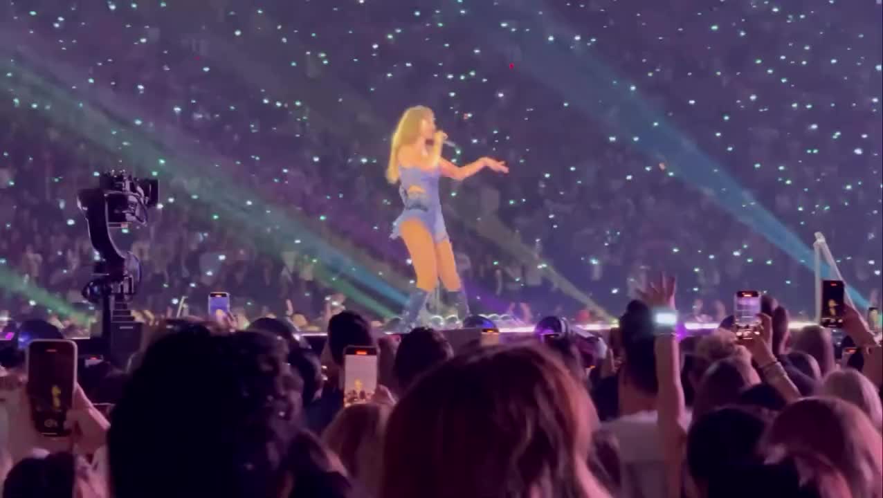 @𓂃꙳⋆videos from the eras tour