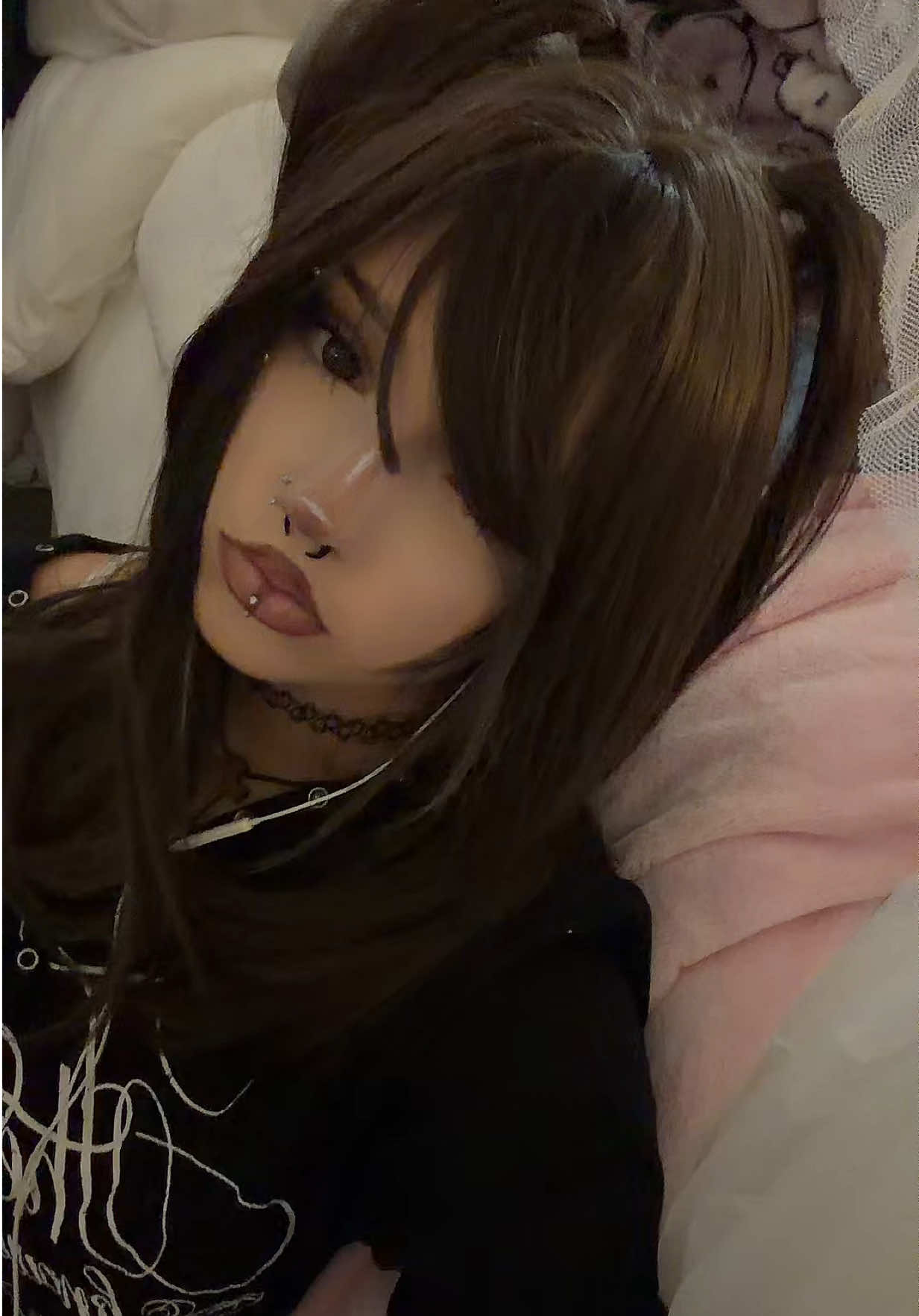 @￶